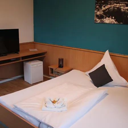 Olympia & Restaurant 3* Inden